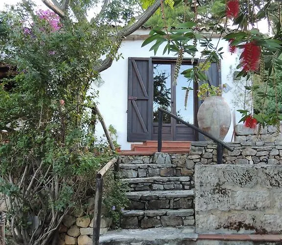 Adamo Villa
